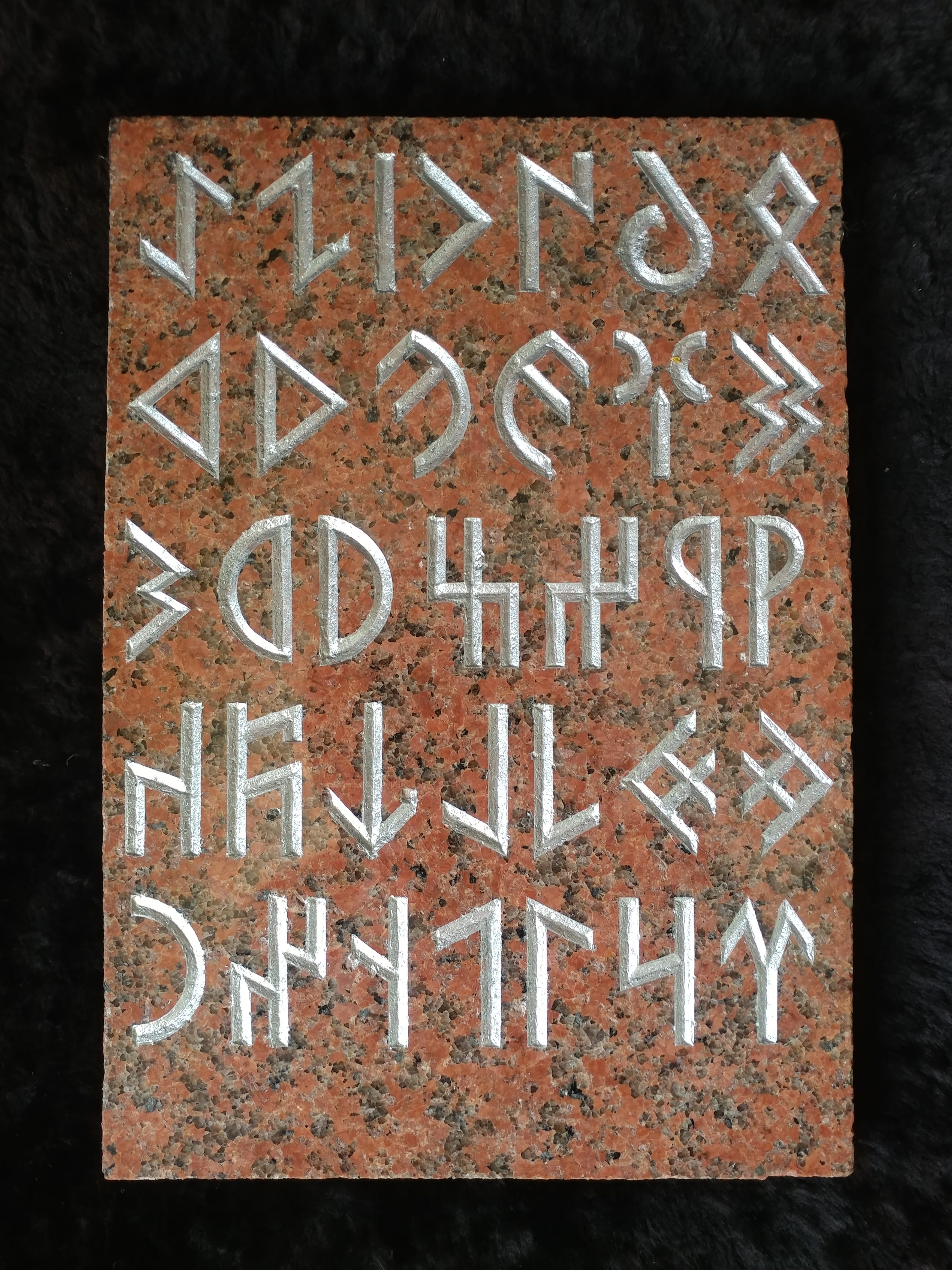 Red stone silver far.